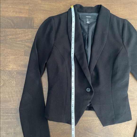 FOREVER 21 Black Cropped Blazer - Picture 5 of 11